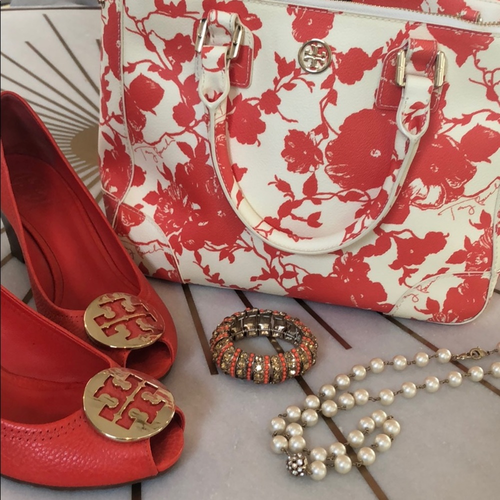 🆕🔥RARE TORY BURCH Orange/Cream Bag